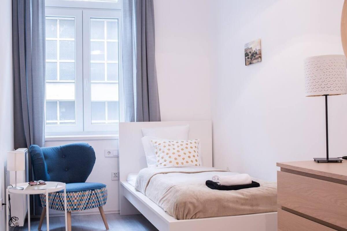 Central Brand New And Modern Apartment Budapest Exterior photo