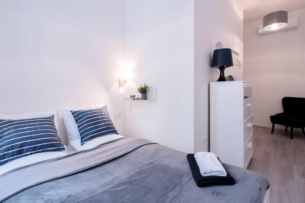 Central Brand New And Modern Apartment Budapest Exterior photo