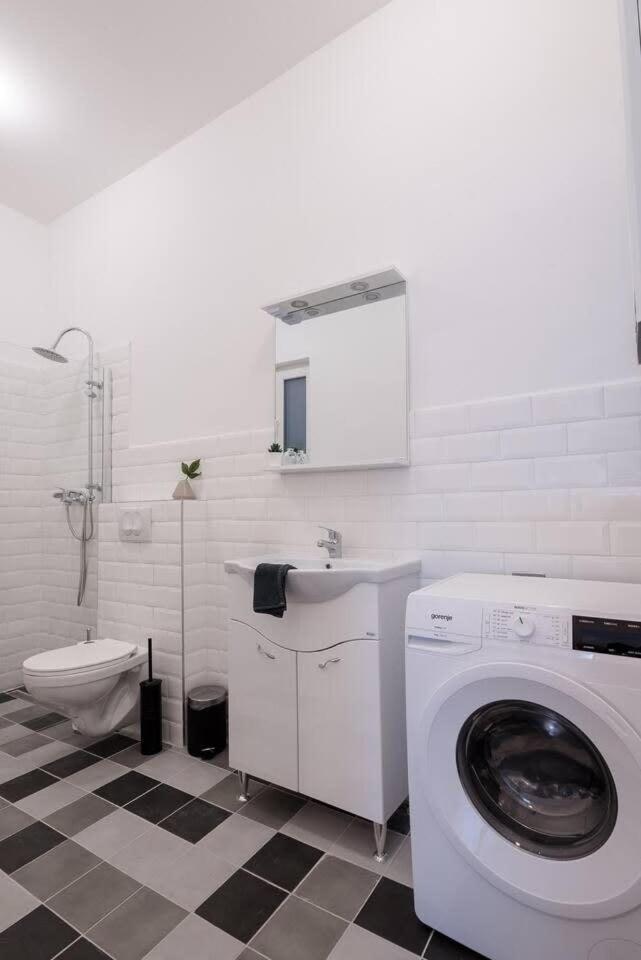 Central Brand New And Modern Apartment Budapest Exterior photo