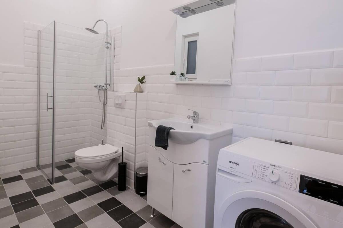Central Brand New And Modern Apartment Budapest Exterior photo