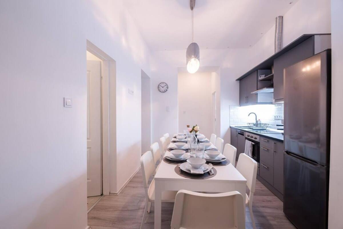 Central Brand New And Modern Apartment Budapest Exterior photo