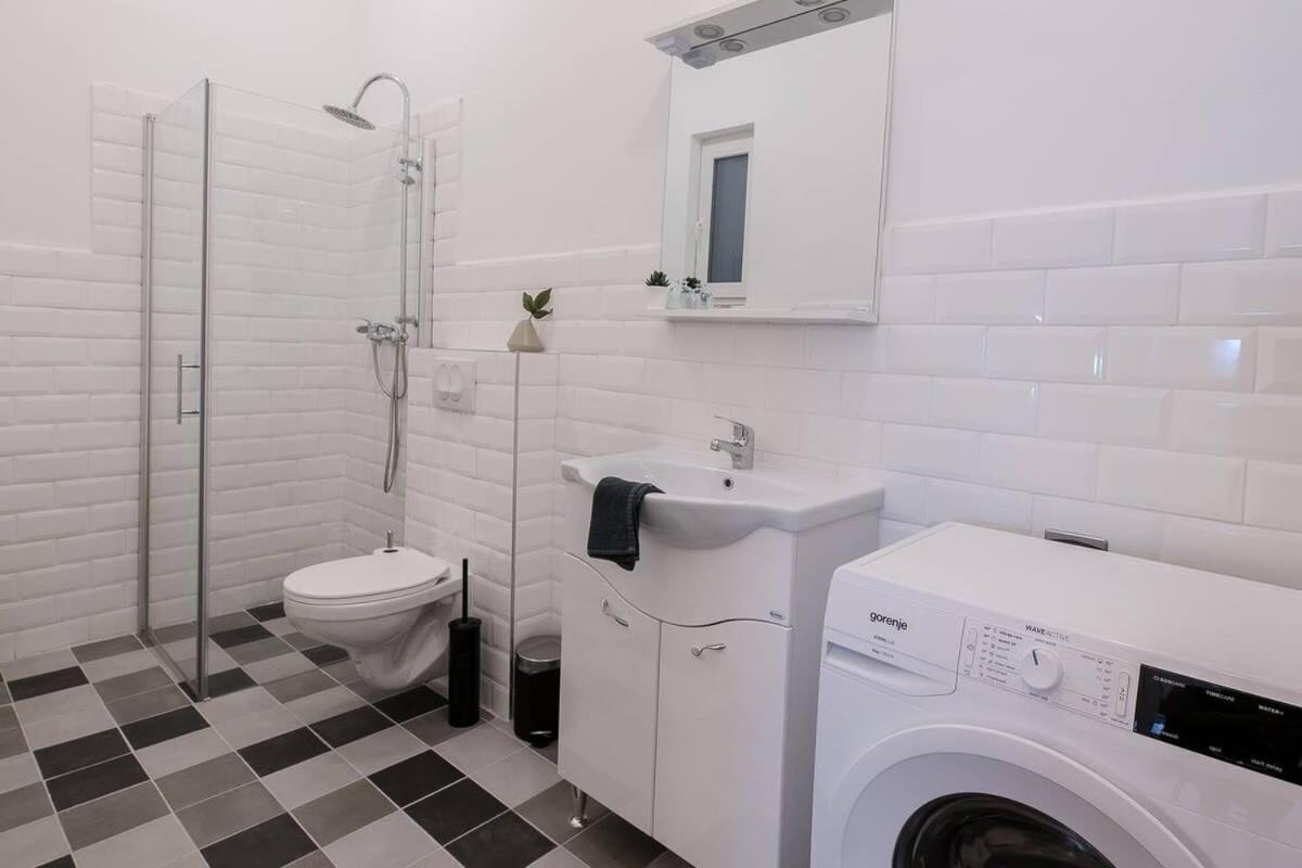 Central Brand New And Modern Apartment Budapest Exterior photo