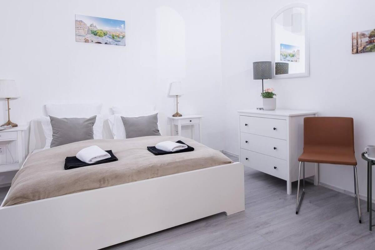 Central Brand New And Modern Apartment Budapest Exterior photo
